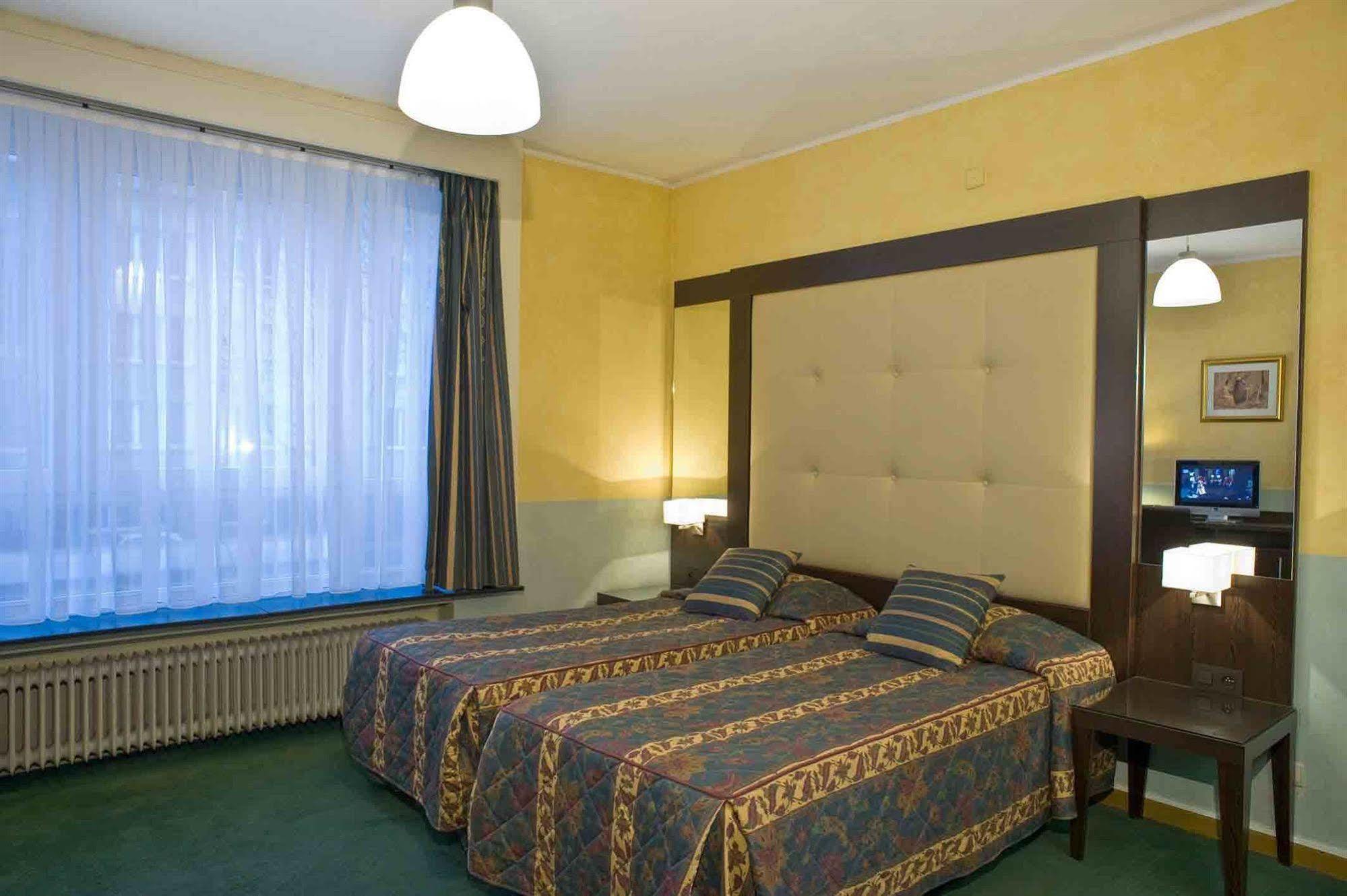 Hotel Plasky Schaerbeek Exterior photo